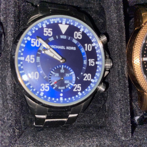 MK Watch Hybrid Like New conditions - Picture 3 of 3